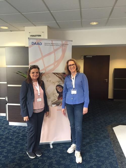 THe project was jointly presented by Dr. Jasmin Fouad (Cairo University; on the left) and Heike Pantelmann (Freie Universität Berlin; on the right).
