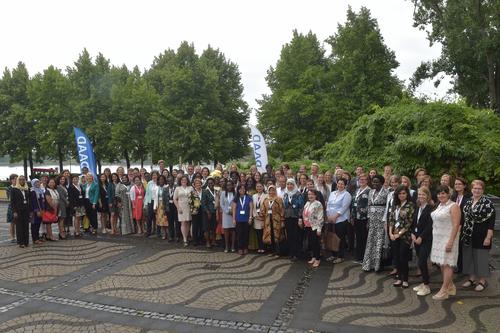 Konferenzteilnehmer_innen „DIES“